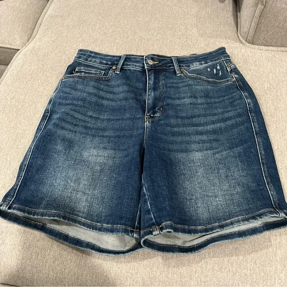 Judy Blue Dark Wash Jean Shorts - Picture 1 of 7